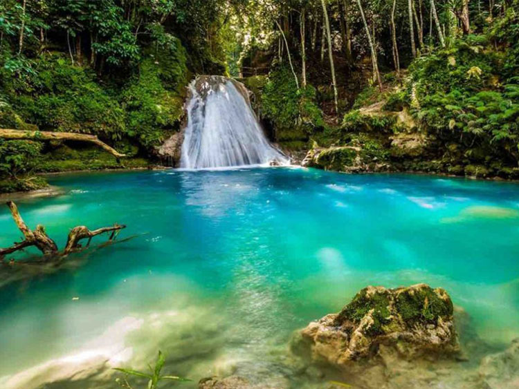 blue hole ocho rios